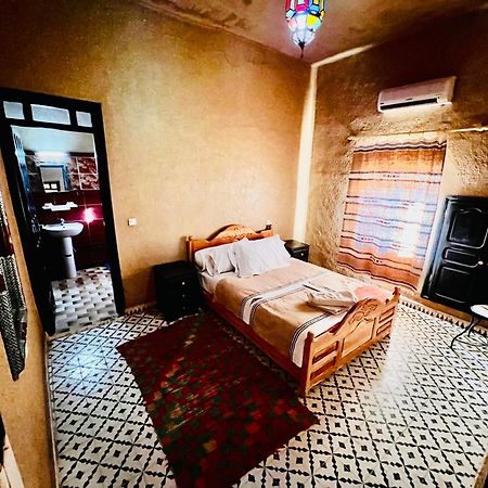 Hotel Camping Les Roses Des Dunes & Piscine Merzouga Exterior photo