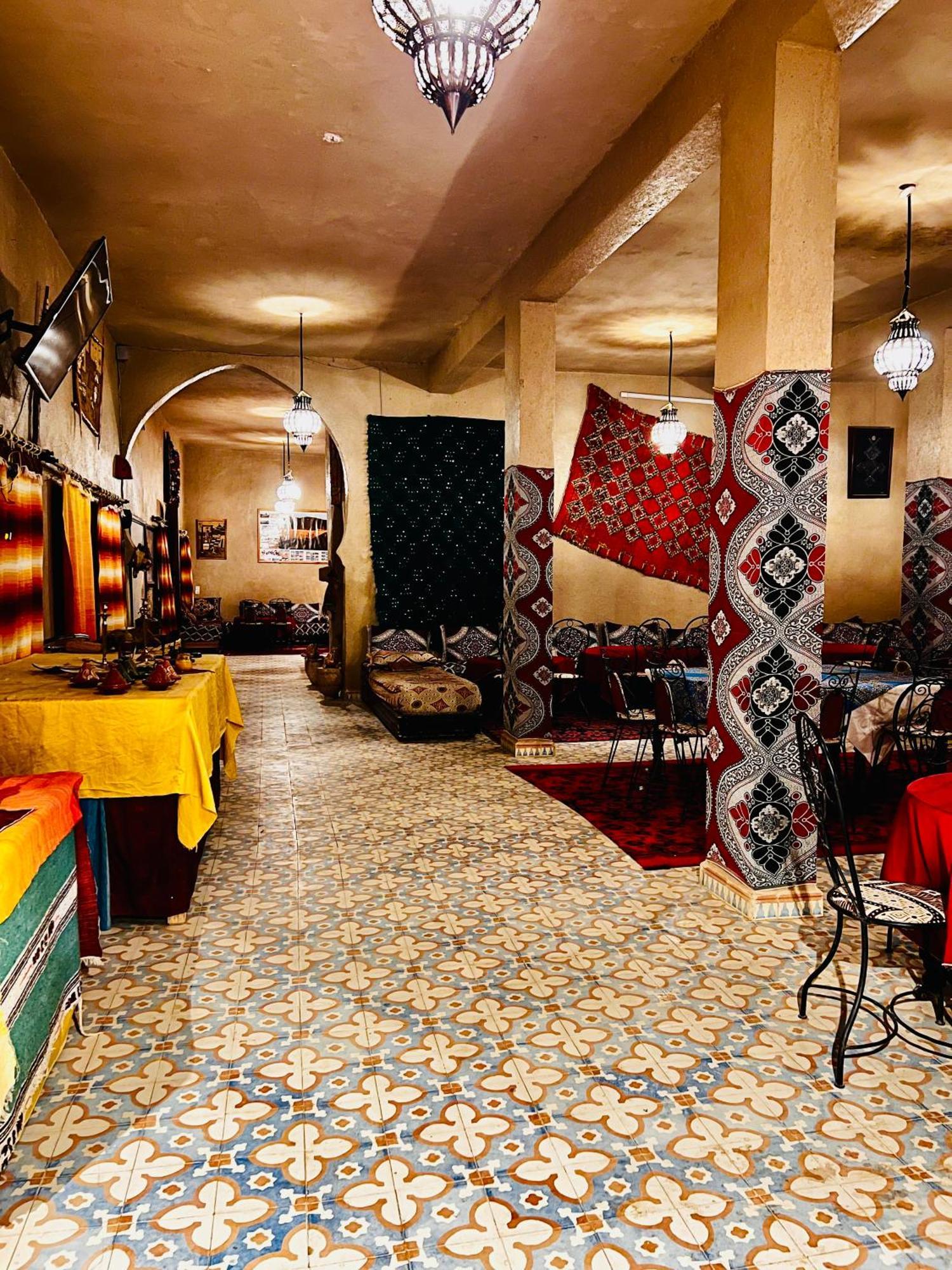 Hotel Camping Les Roses Des Dunes & Piscine Merzouga Exterior photo