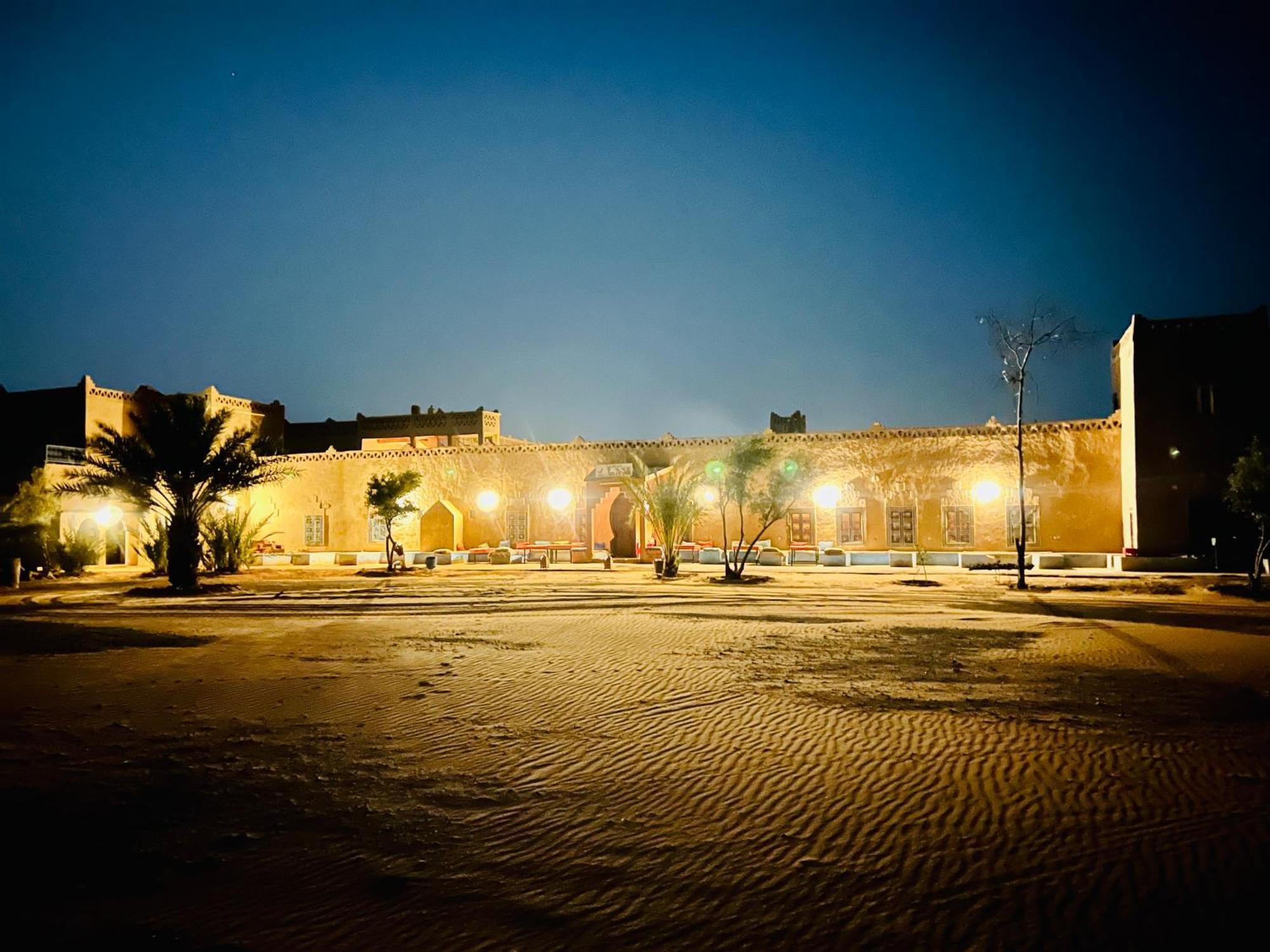 Hotel Camping Les Roses Des Dunes & Piscine Merzouga Exterior photo