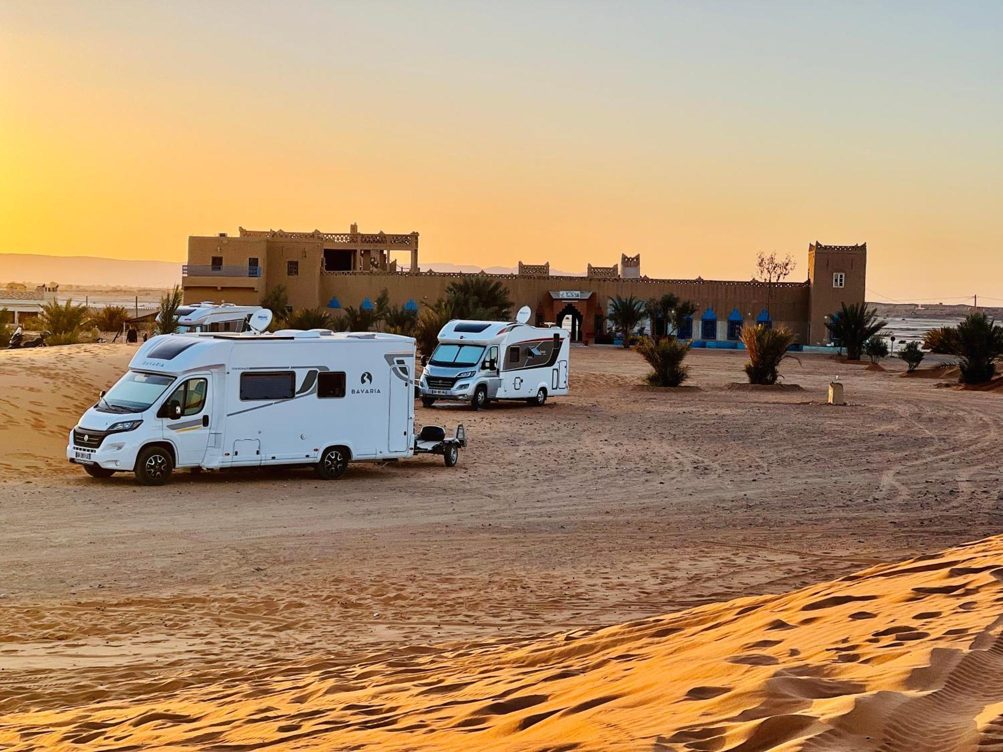Hotel Camping Les Roses Des Dunes & Piscine Merzouga Exterior photo
