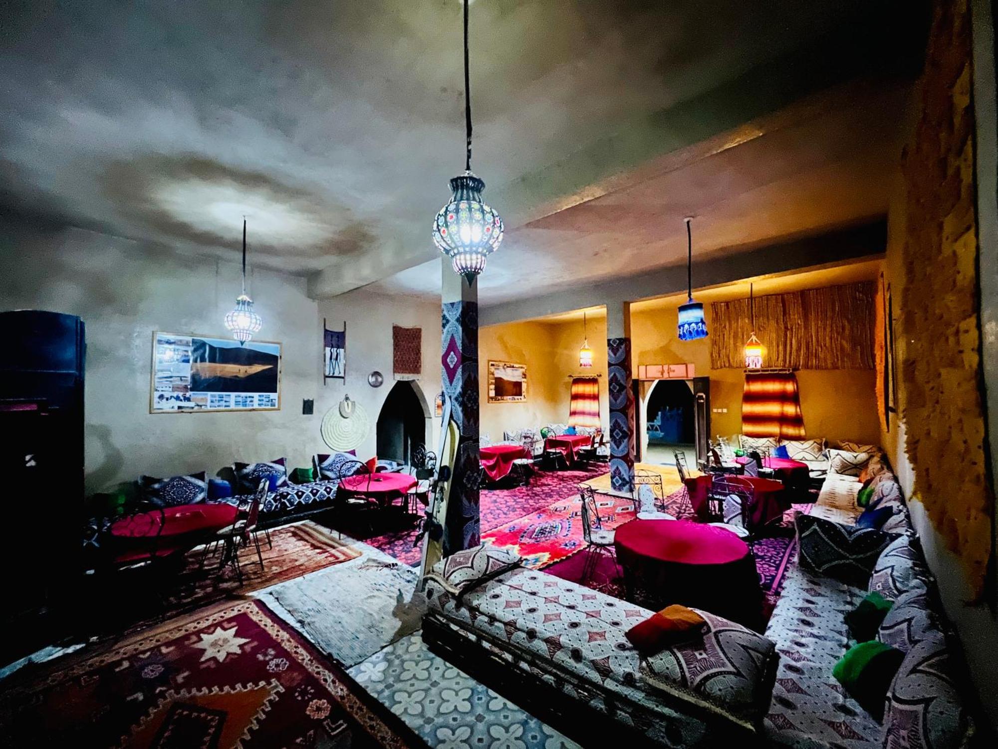 Hotel Camping Les Roses Des Dunes & Piscine Merzouga Exterior photo