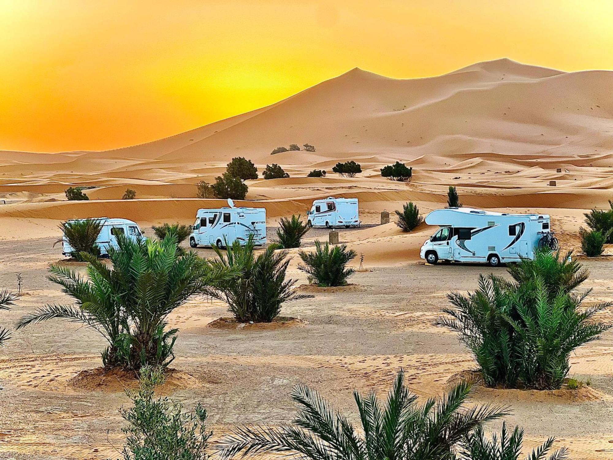 Hotel Camping Les Roses Des Dunes & Piscine Merzouga Exterior photo
