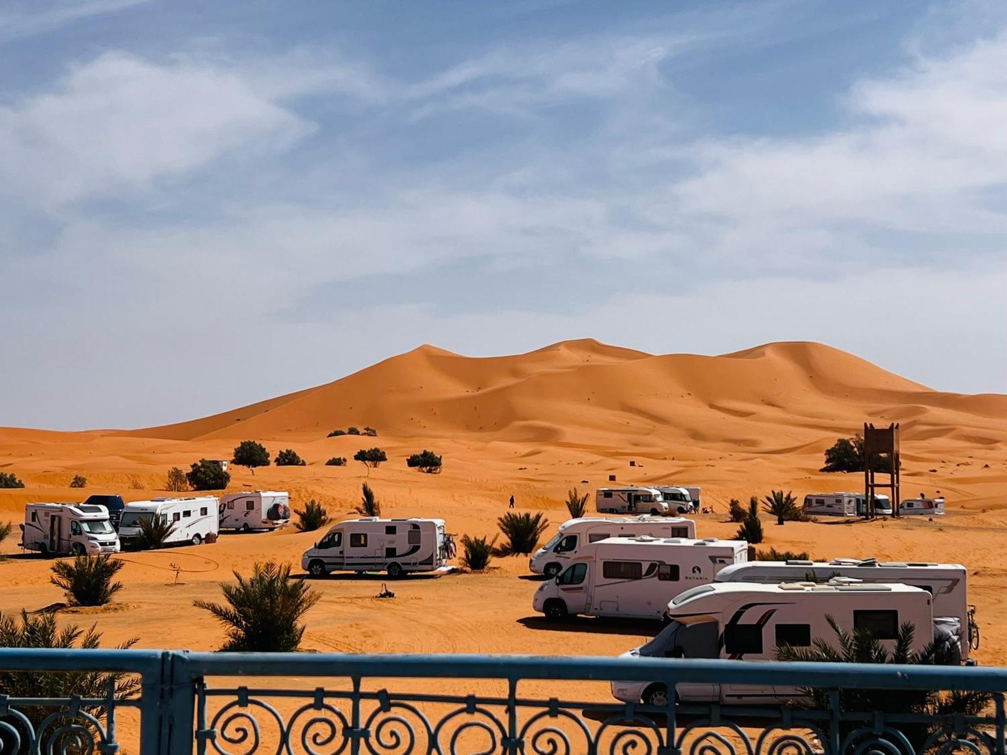 Hotel Camping Les Roses Des Dunes & Piscine Merzouga Exterior photo