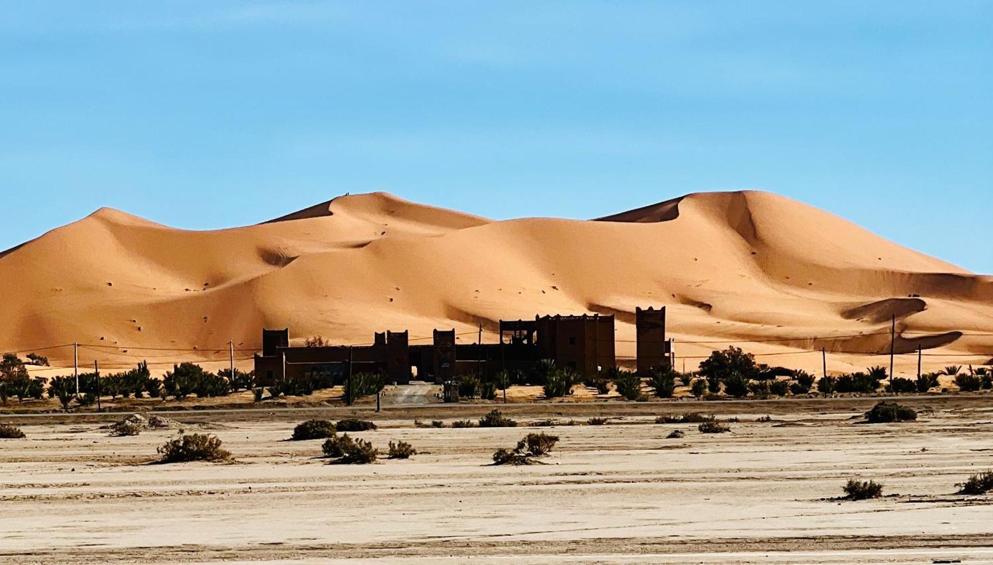 Hotel Camping Les Roses Des Dunes & Piscine Merzouga Exterior photo