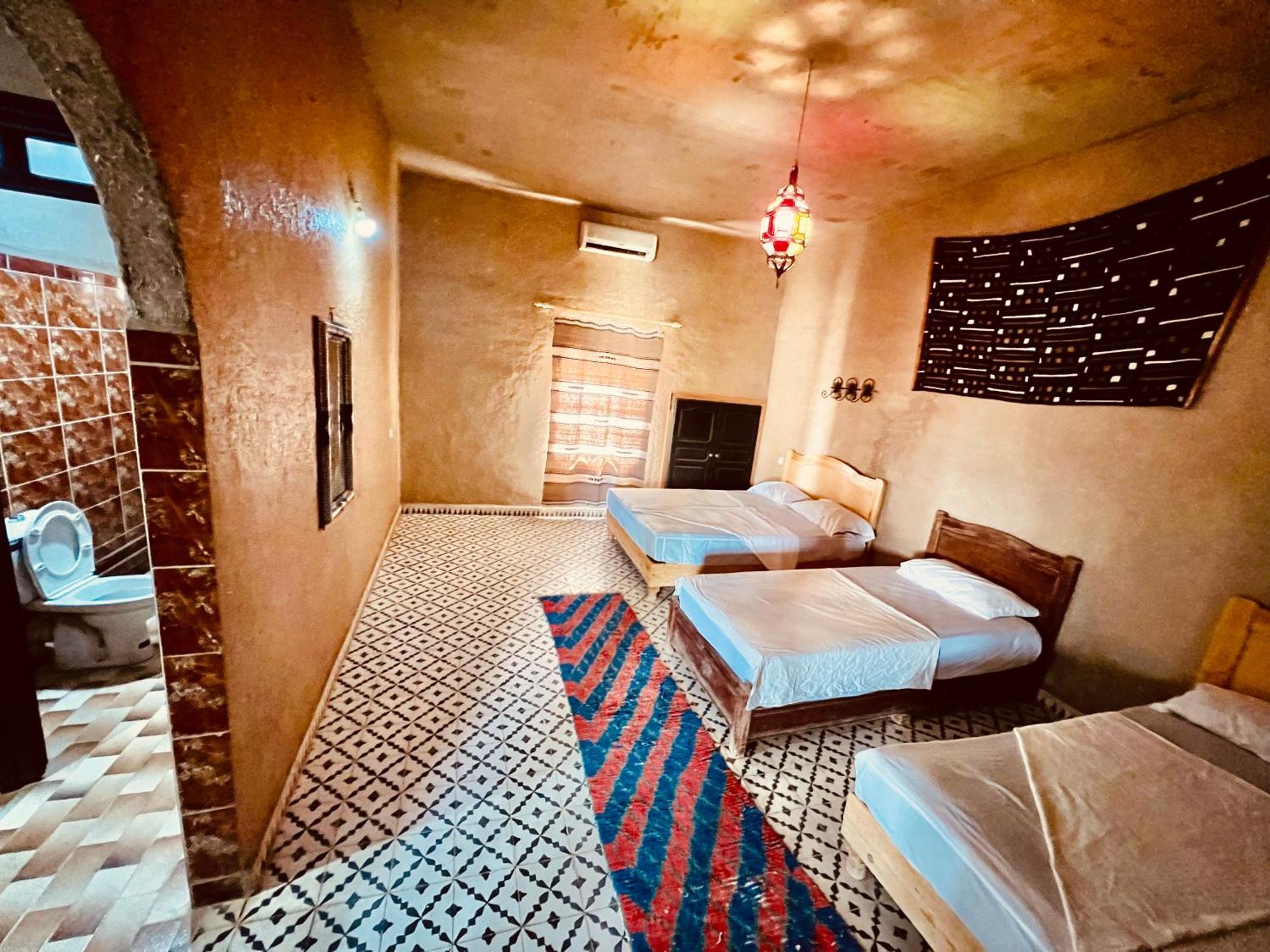 Hotel Camping Les Roses Des Dunes & Piscine Merzouga Exterior photo
