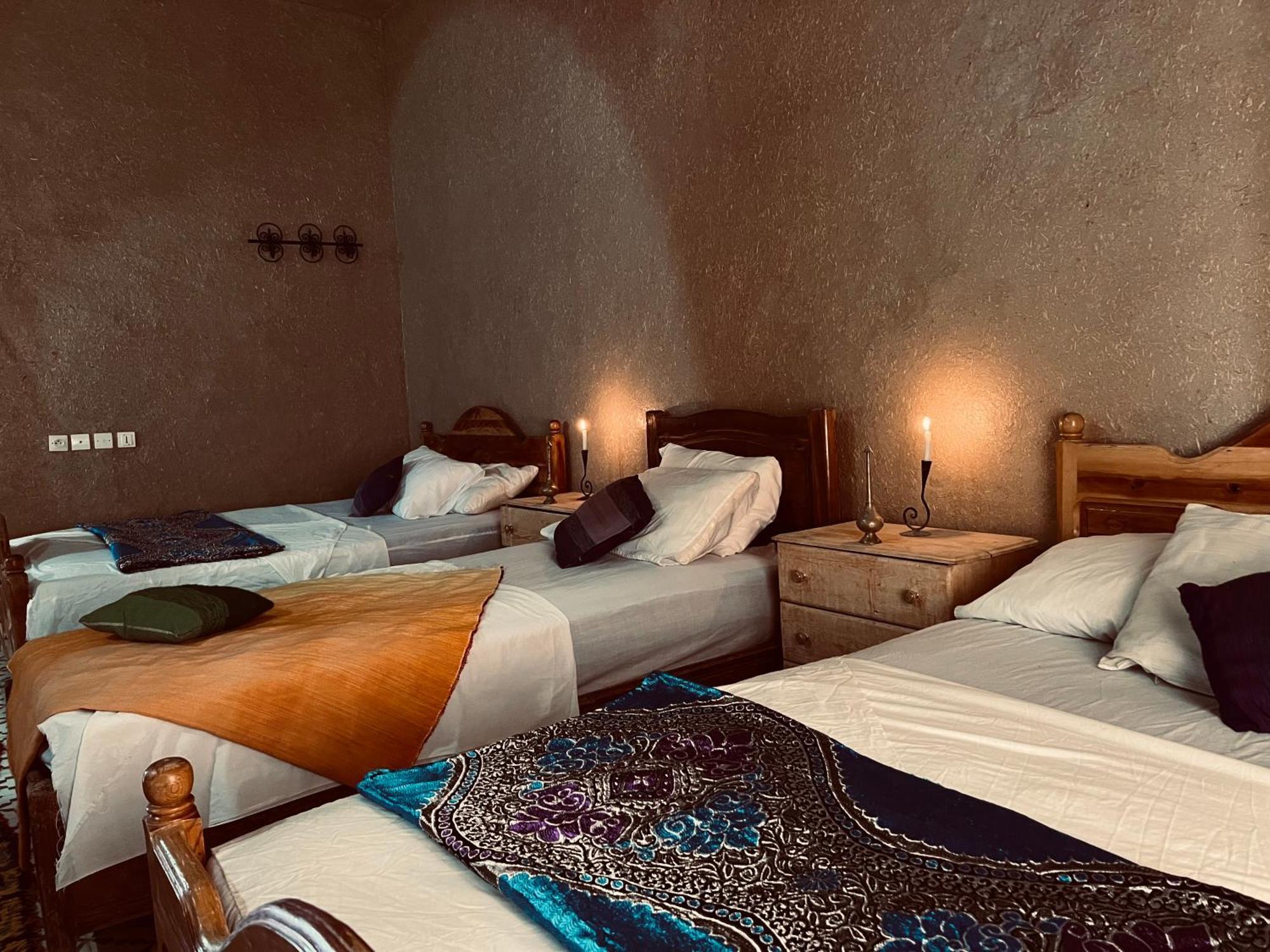 Hotel Camping Les Roses Des Dunes & Piscine Merzouga Exterior photo