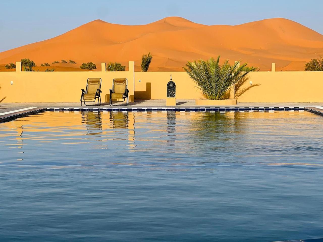 Hotel Camping Les Roses Des Dunes & Piscine Merzouga Exterior photo